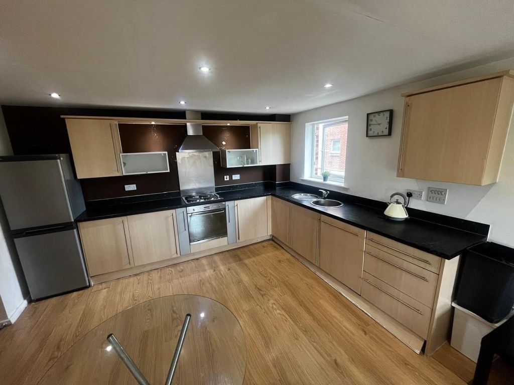 Property photo 2 of 11 Kitchen