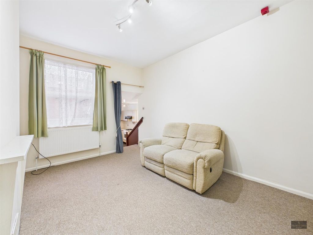 Property photo 2 of 8 Cam02887G0-Pr0517-Still016.Jpg