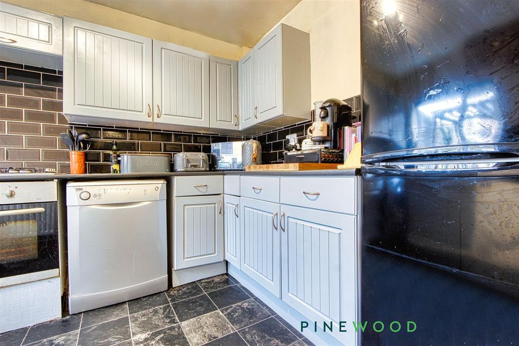 Property photo 3 of 21 Kitchen Diner