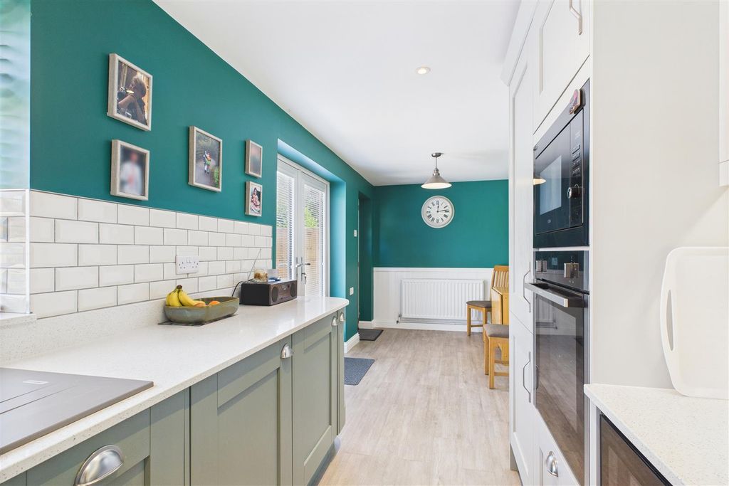 Property photo 2 of 18 Kitchen Diner