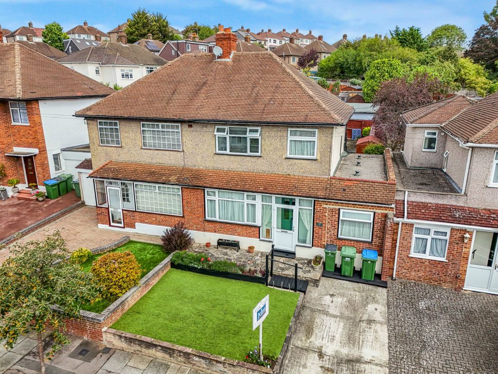 Property photo 2 of 40 Picture No. 16