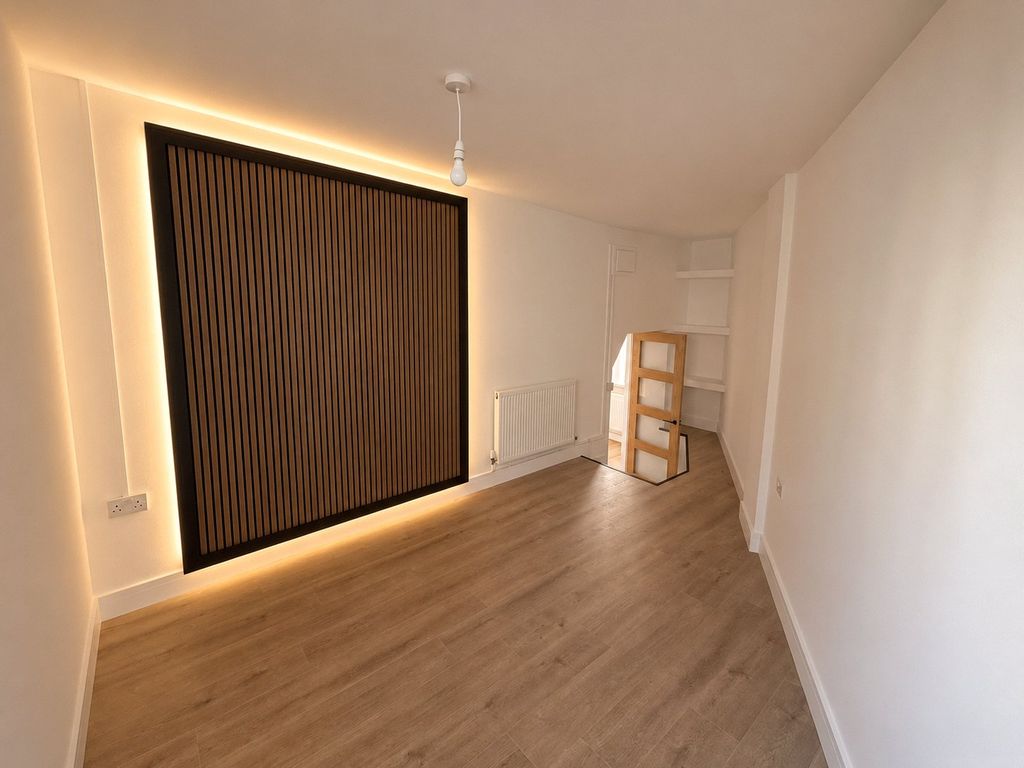 Property photo 2 of 14 Picture No. 04