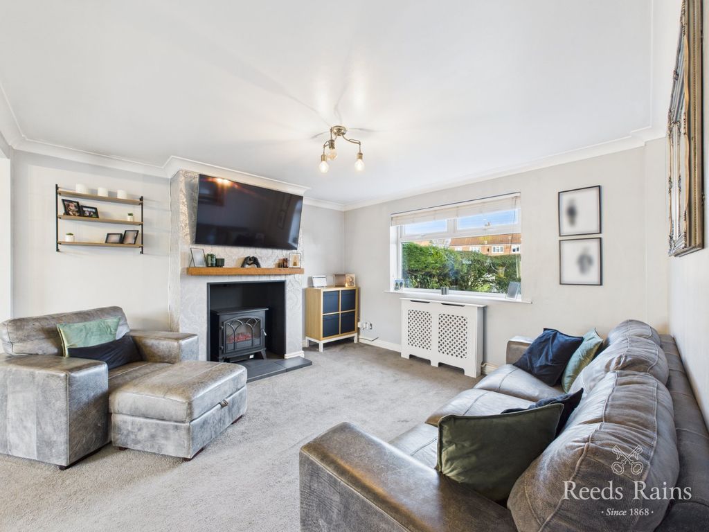 Property photo 2 of 27 Sitting/Dining Room