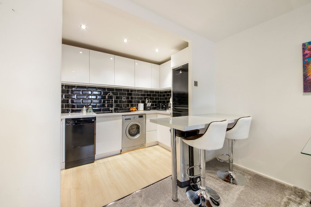 Property photo 2 of 20 Img_9220