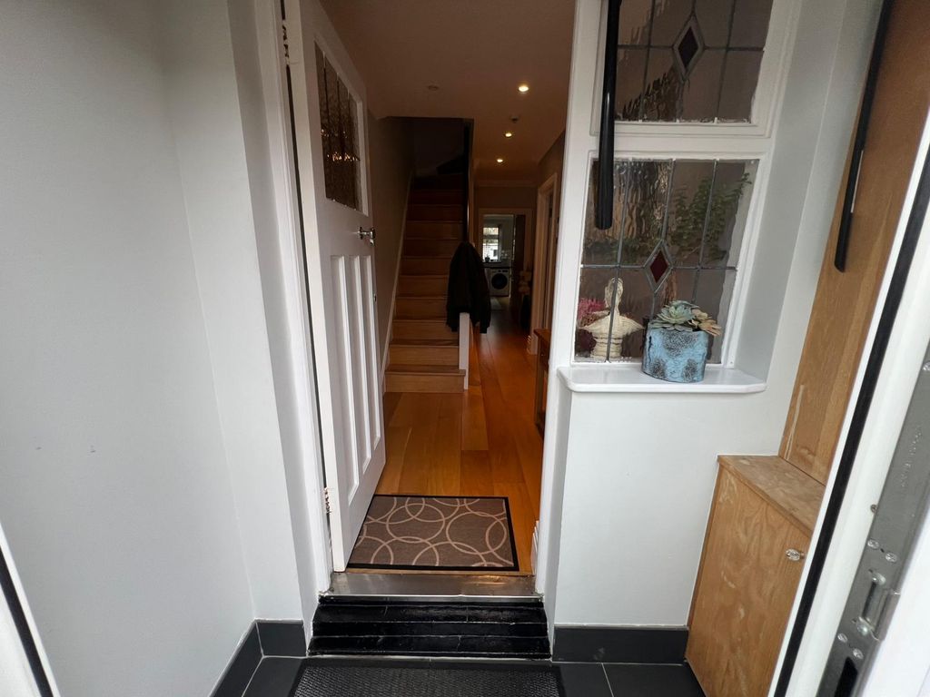 Property photo 2 of 25 Photo 30