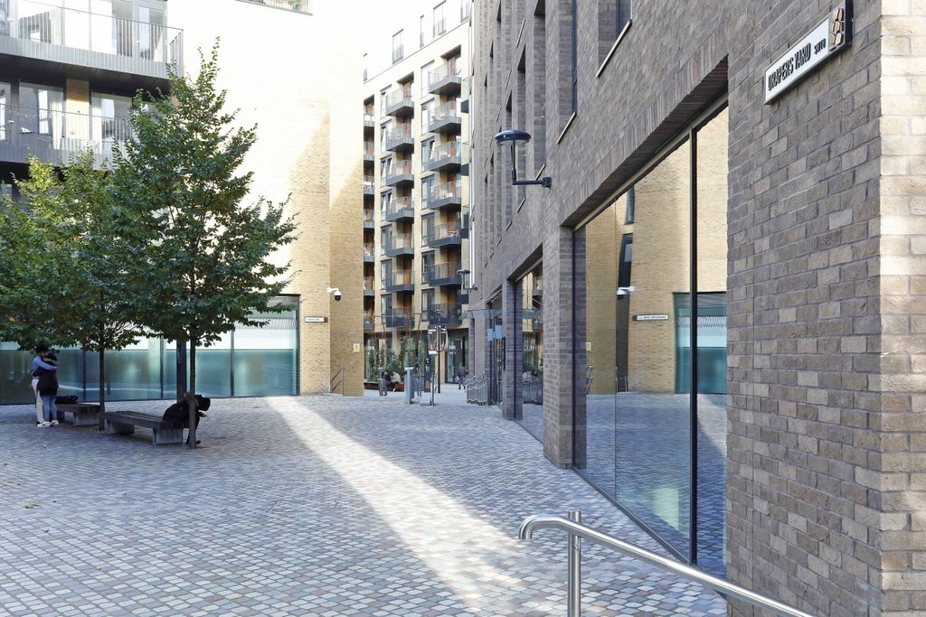 Property photo 2 of 3 Drapers Yard