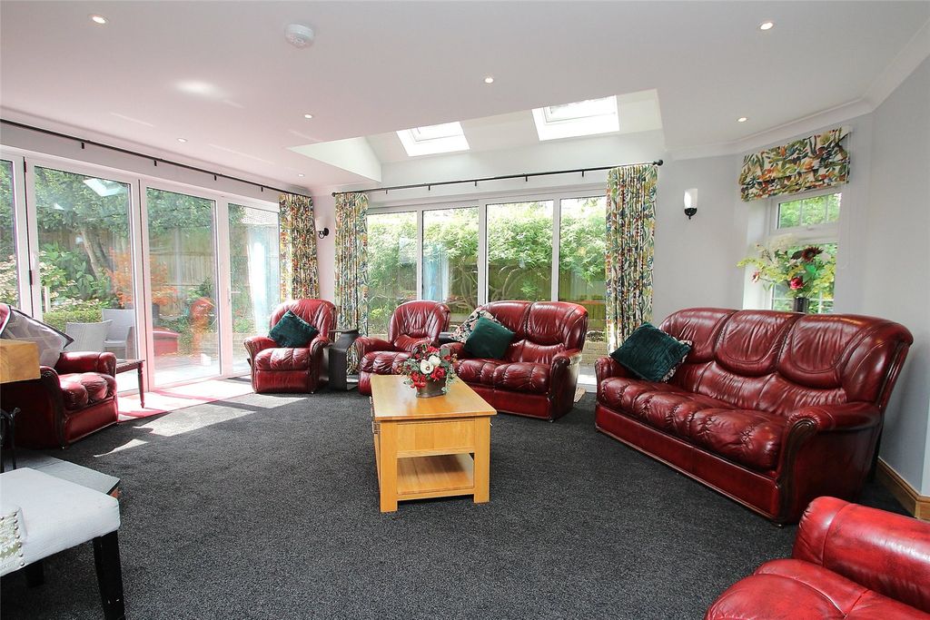 Property photo 2 of 22 Picture No. 08