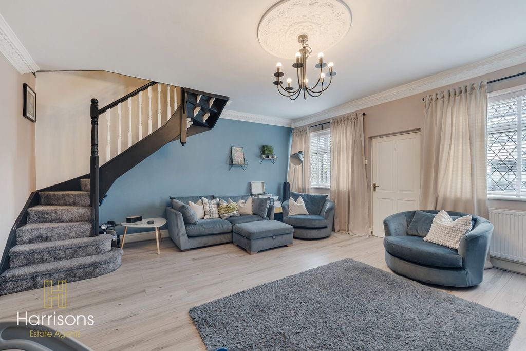 Property photo 3 of 32 5007743