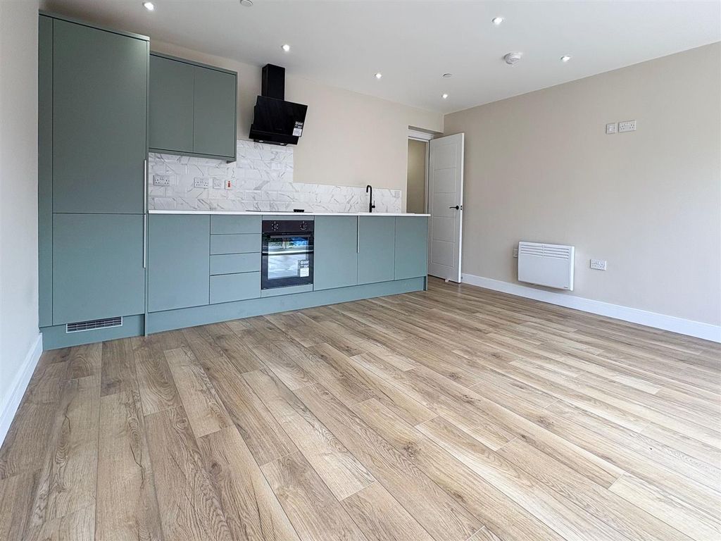Property photo 2 of 13 3Df6Baf1-5c8c-4Cf9-A6d1-4Dfc0A2468Eb.Jpg
