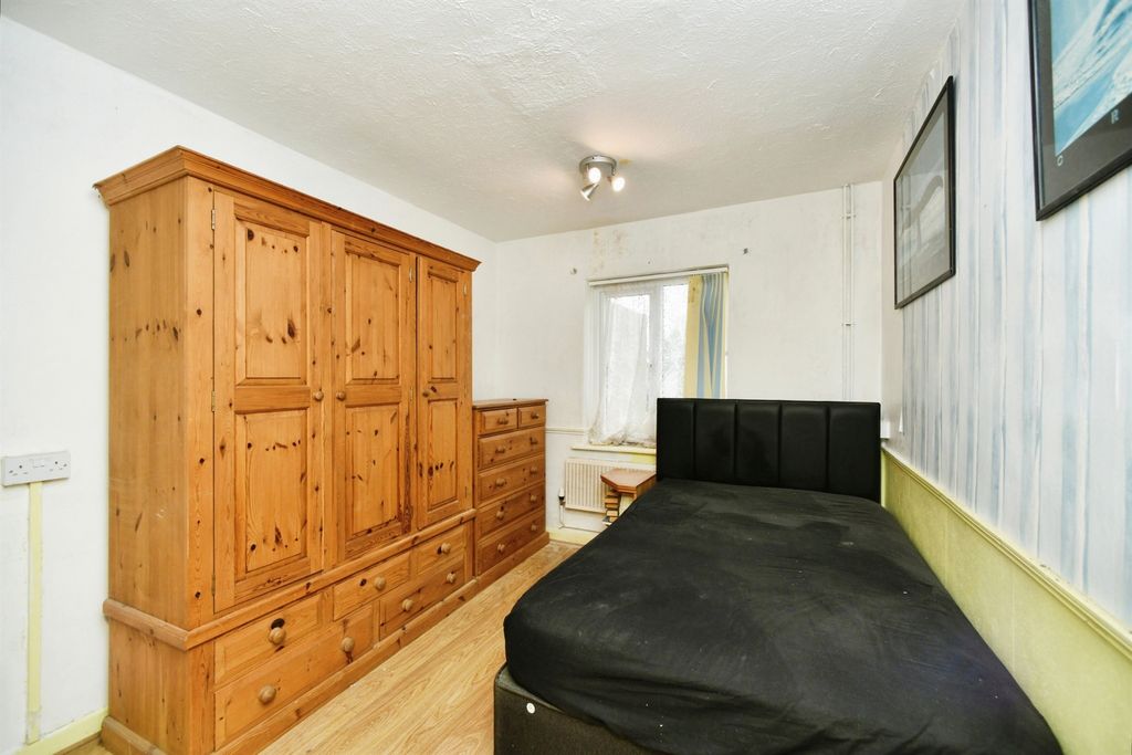 Property photo 3 of 11 Image