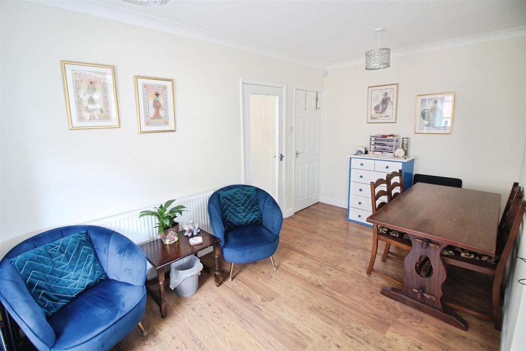 Property photo 3 of 17 Dining Room