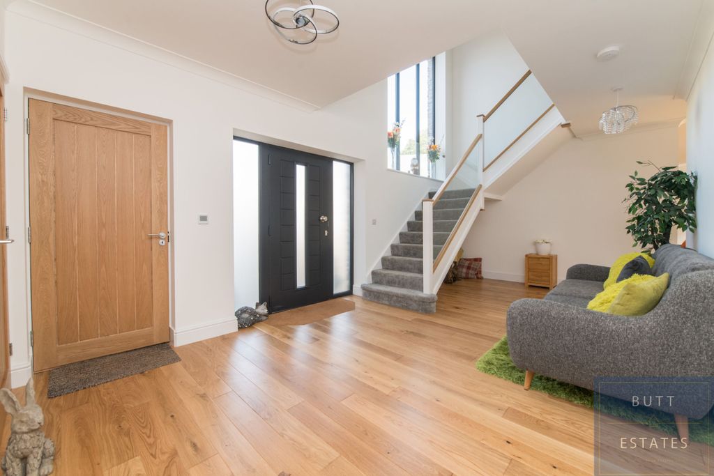 Property photo 2 of 22