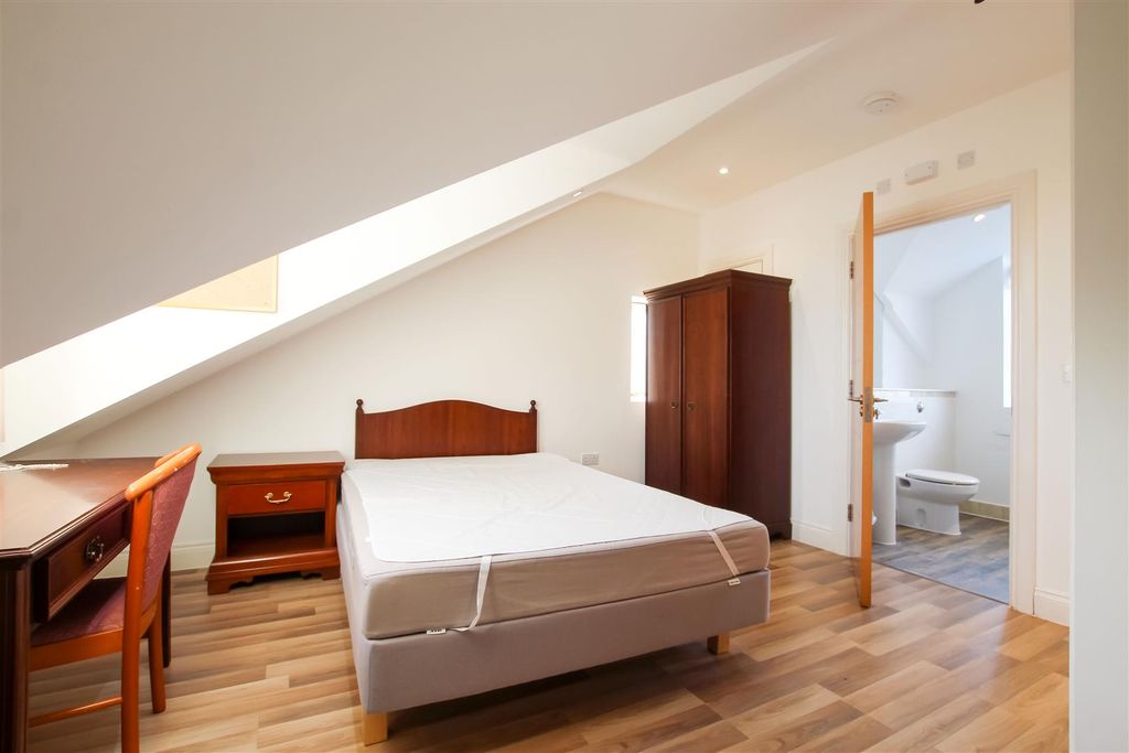 Property photo 2 of 9 Img_5585.Jpg