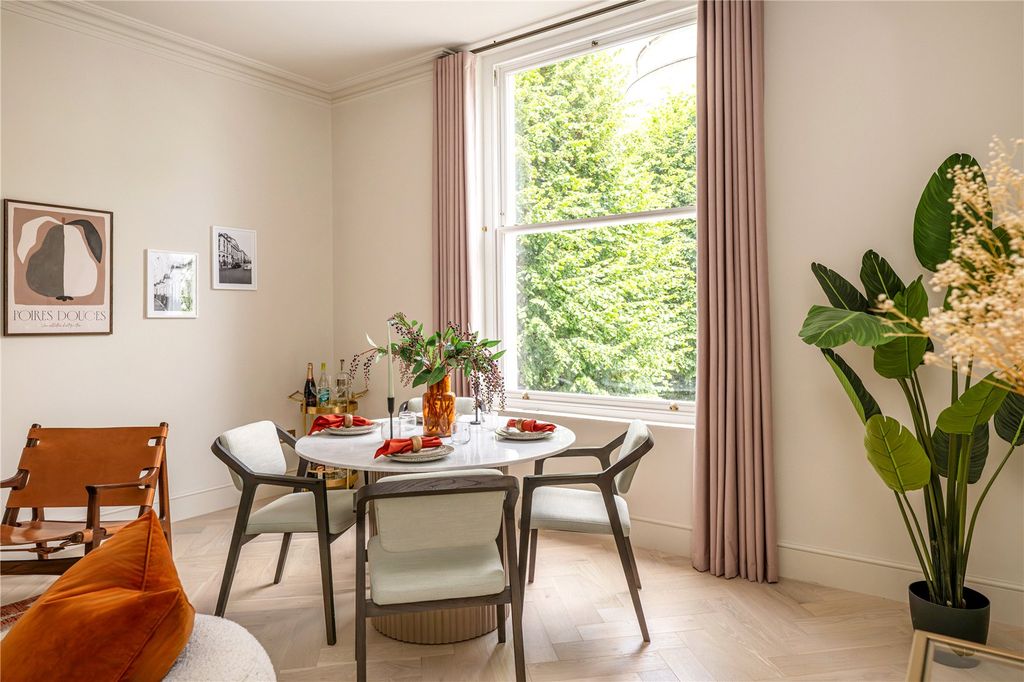 Property photo 2 of 12 Dining Area