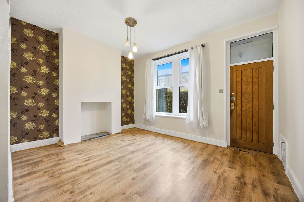 Property photo 2 of 22