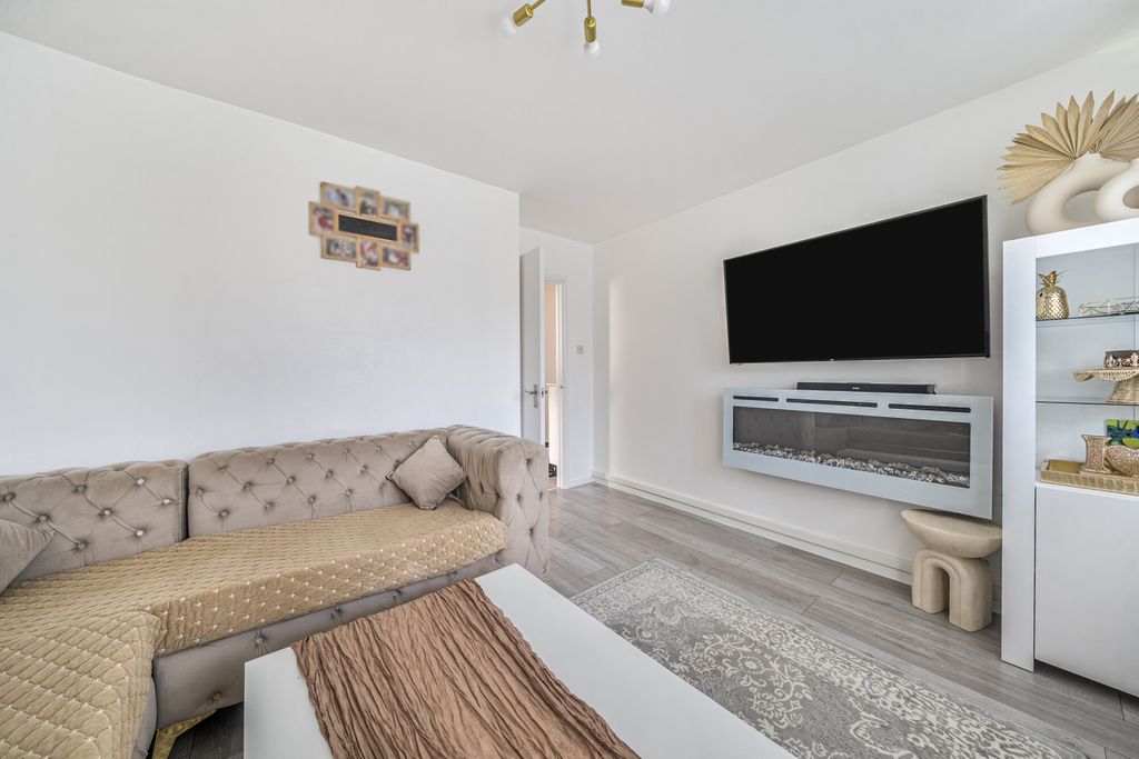 Property photo 2 of 13 Reception