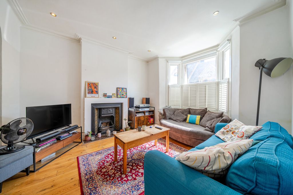 Property photo 3 of 11 1514289-16-6A9179...