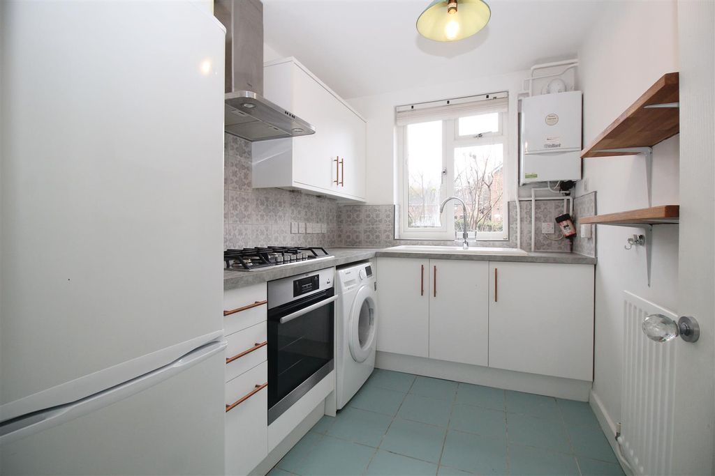 Property photo 2 of 6 Kitchen.Jpg