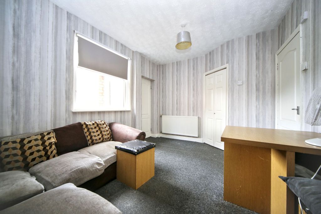 Property photo 3 of 18