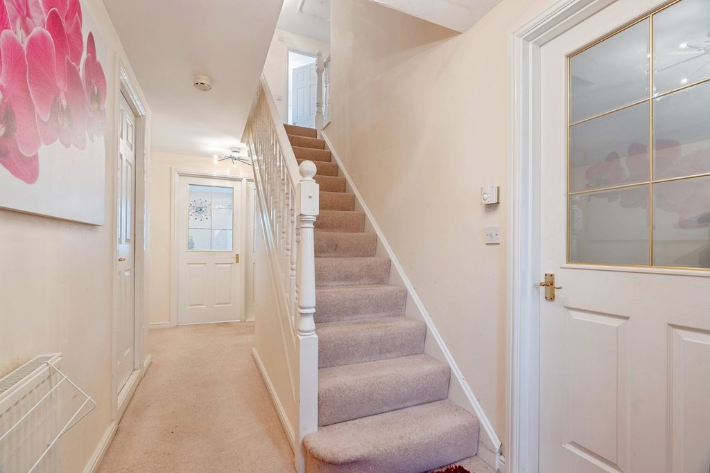 Property photo 3 of 17 Photo