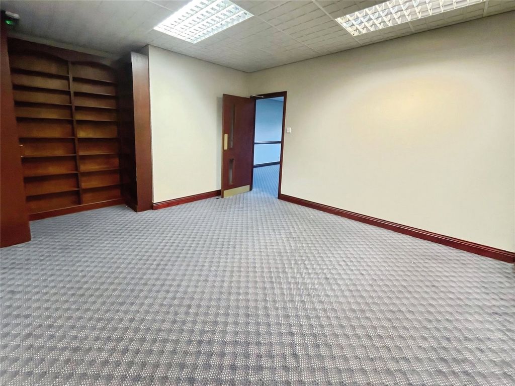 Property photo 3 of 8 Picture No. 08