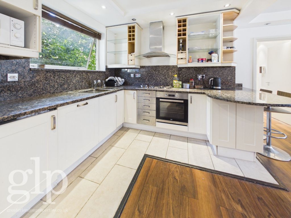 Property photo 2 of 27 5388813