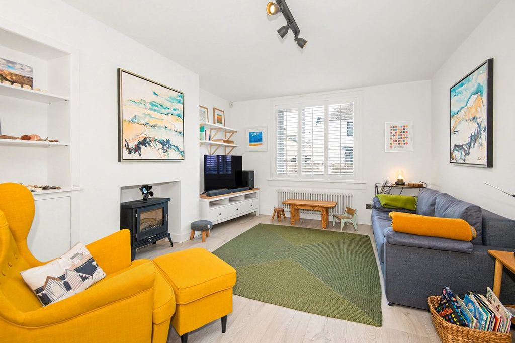 Property photo 2 of 21