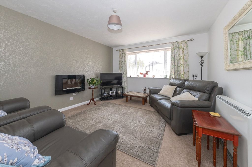 Property photo 3 of 11 Sitting Room