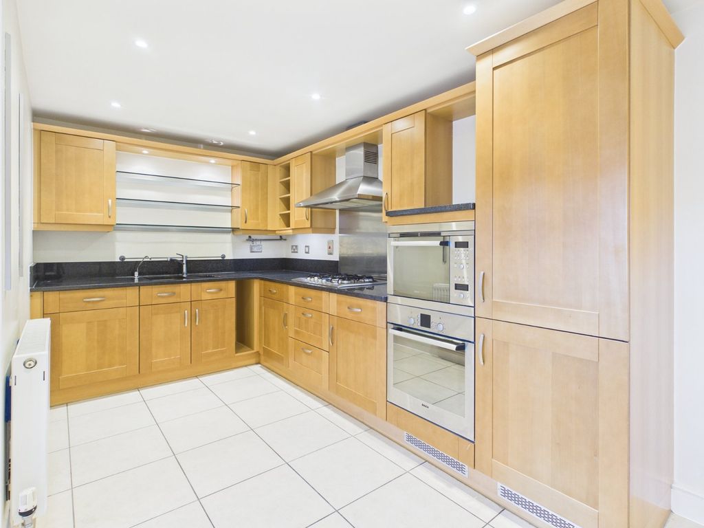 Additional image 5 of 2 bed flat for saleLedborough Lane, Beaconsfield HP9