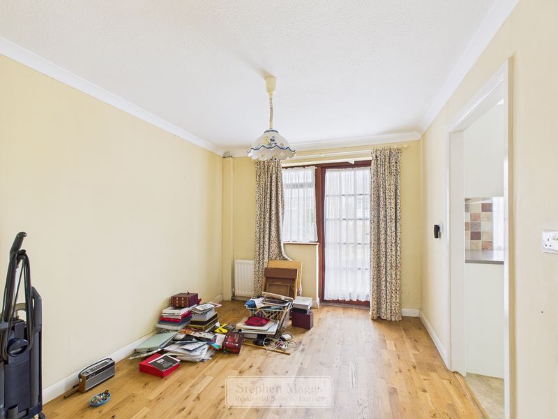 Property photo 3 of 12 Photo 6