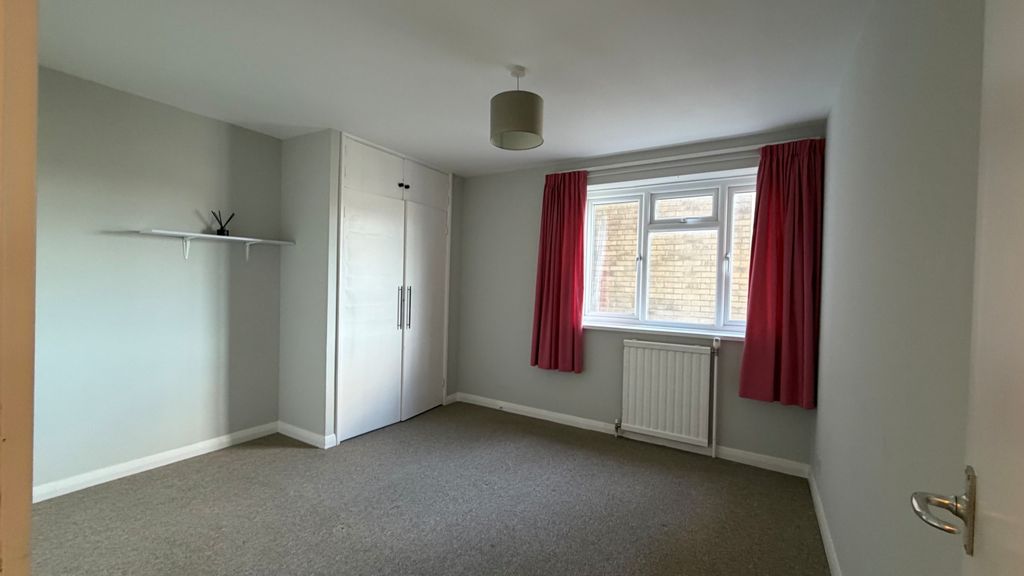 Property photo 2 of 14 Bedroom 2 Js