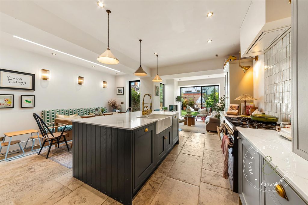 Property photo 2 of 45 Plasturton-Avenue-28.Jpg