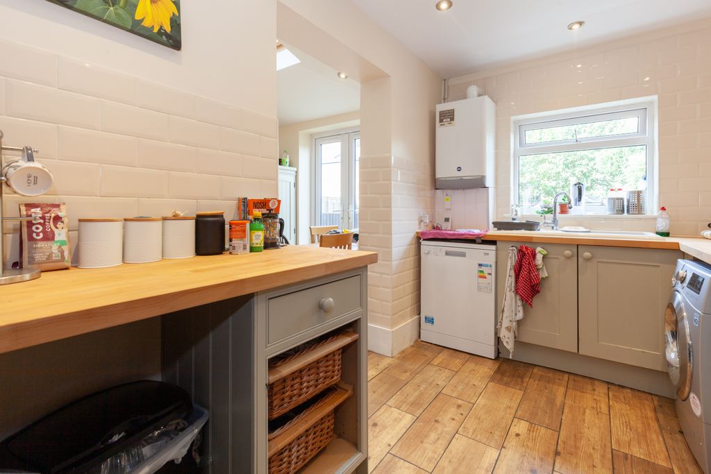 Property photo 2 of 10 Photo 02