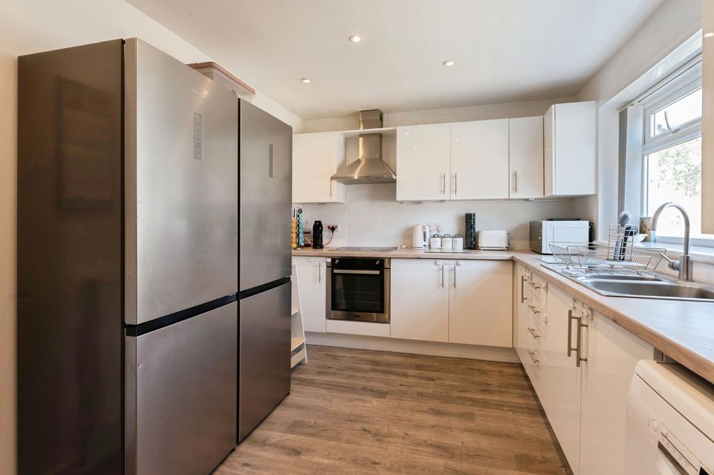 Property photo 2 of 19 Pbox-Img.Jpg