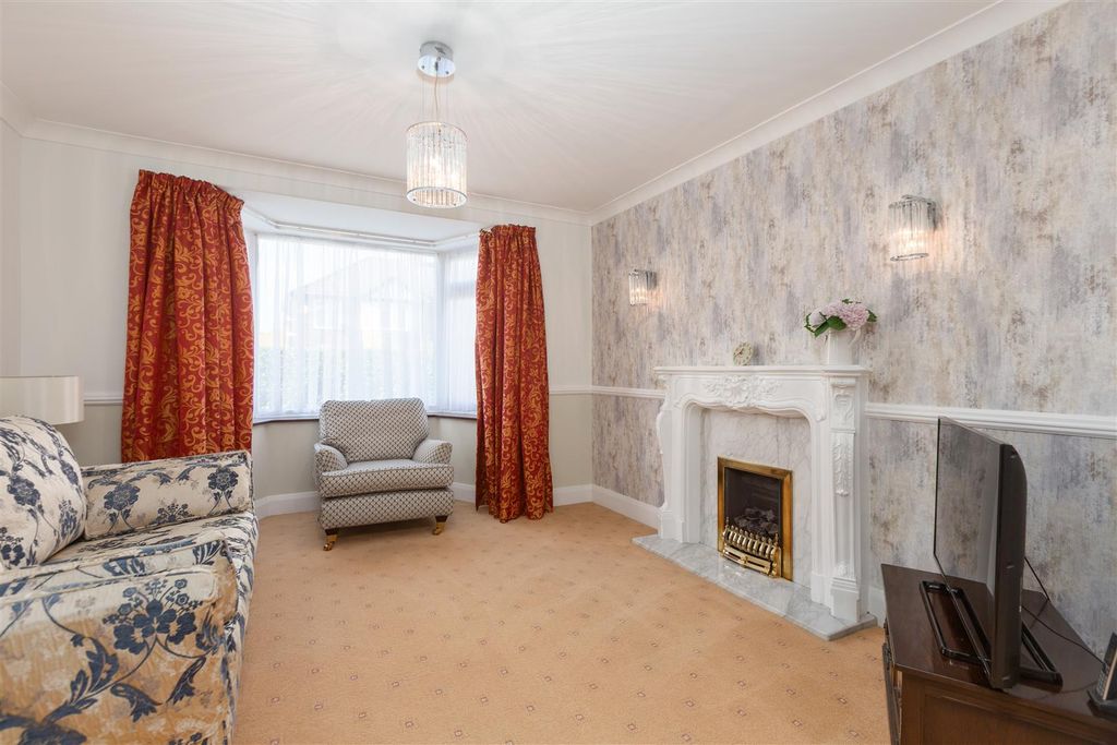 Property photo 2 of 22