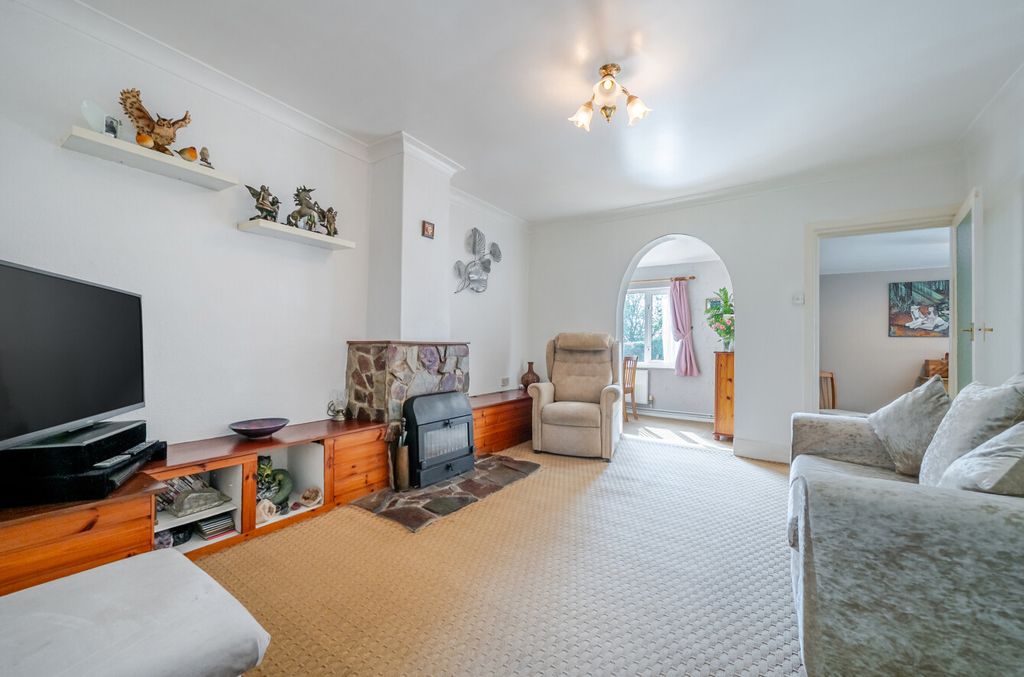 Property photo 3 of 24 1445782-8-69E7Aab...