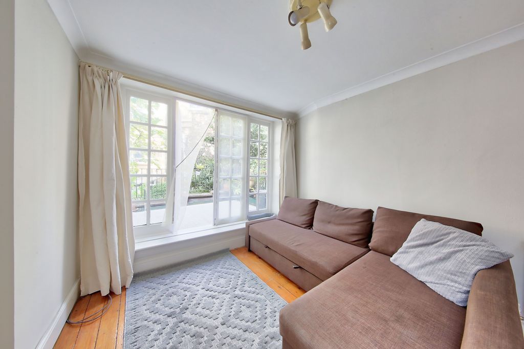 Property photo 1 of 9