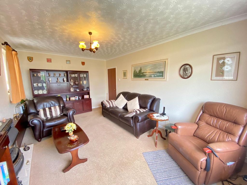 Property photo 2 of 12 Image