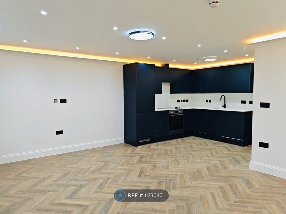 Property photo 1 of 4 Kitchen