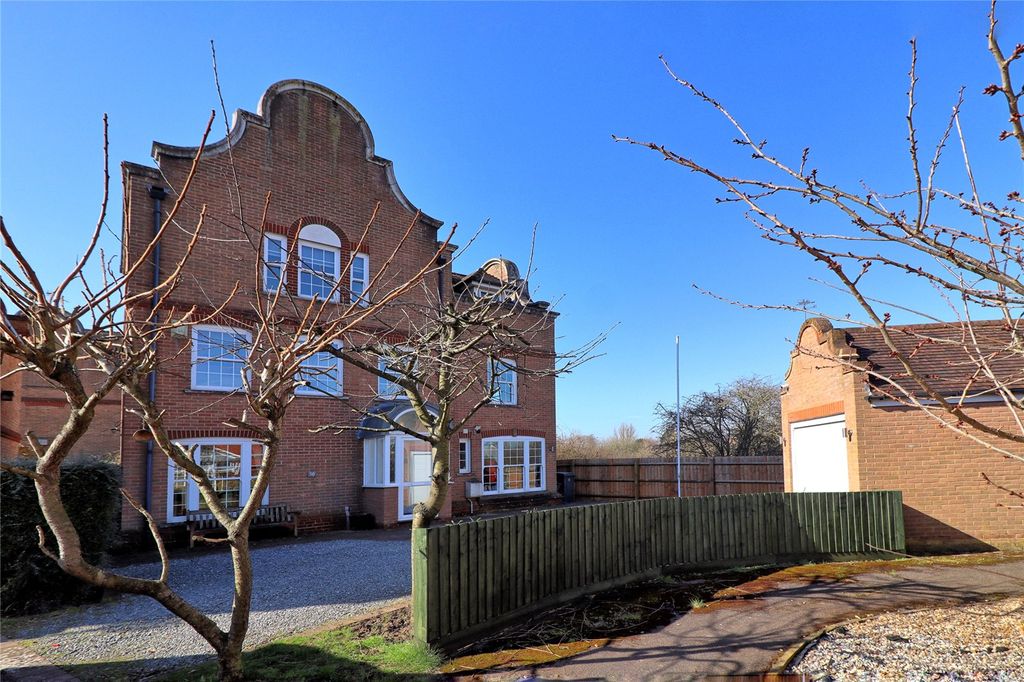 Property photo 1 of 21 Picture No. 02