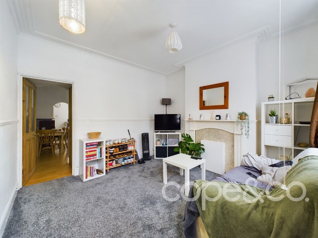 Property photo 3 of 11 4459353