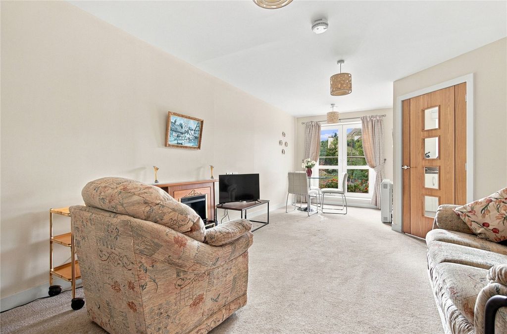 Property photo 2 of 20 Tantallon Court