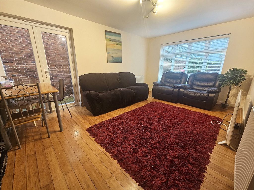 Property photo 2 of 6 Picture No. 08