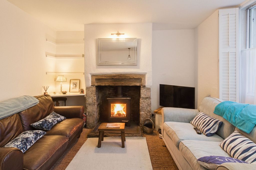 Property photo 2 of 18