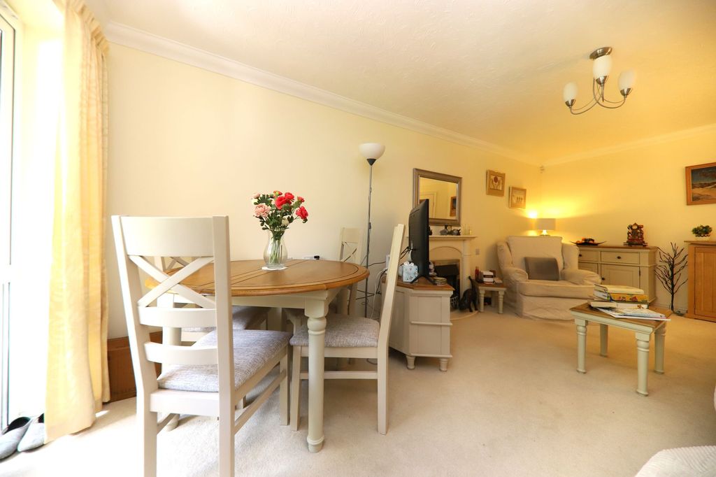 Property photo 1 of 11 Dining (E)