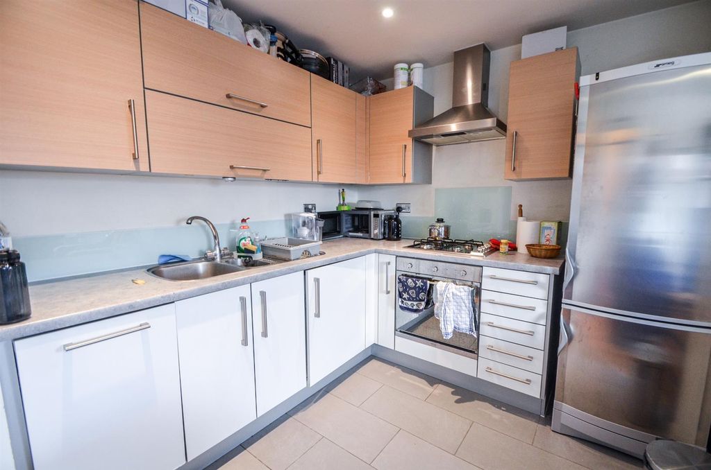 Property photo 3 of 6 Kitchen.Jpg