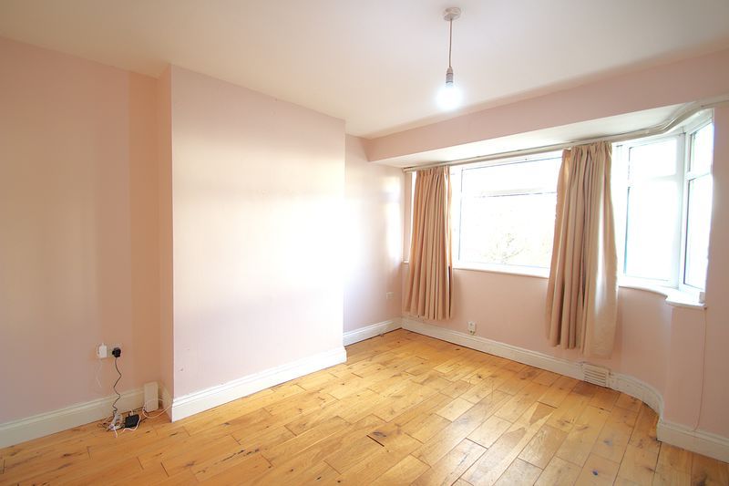 Property photo 2 of 11 Photo 1