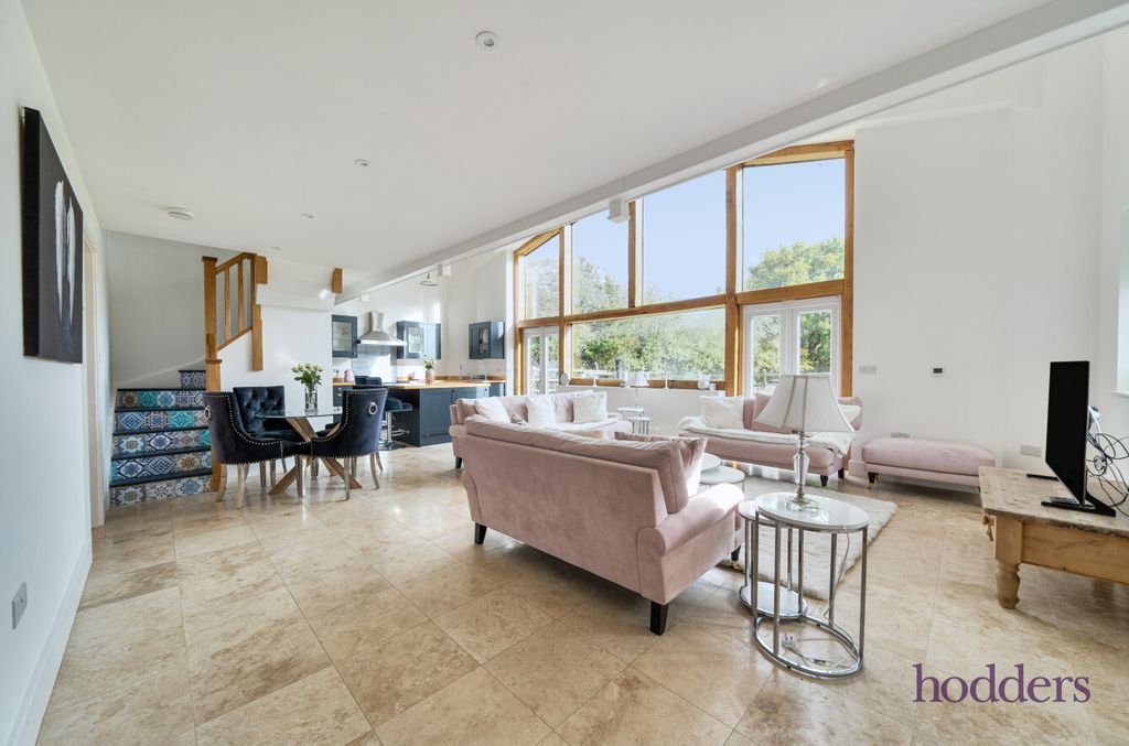 Property photo 1 of 44 0c30F90d-8F36-41d...