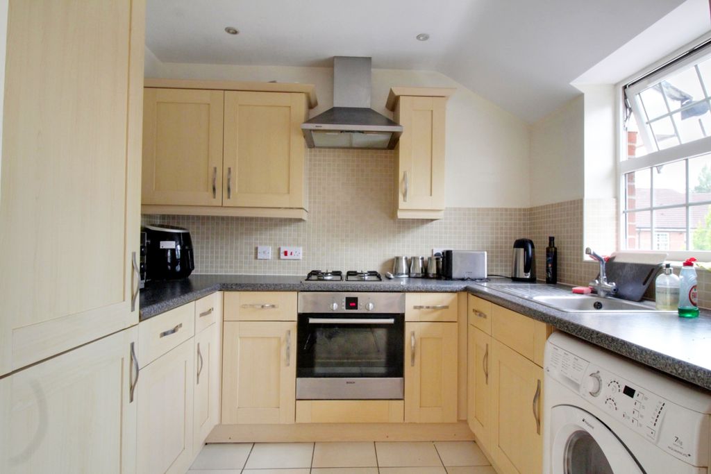 Property photo 3 of 13 Kitchen