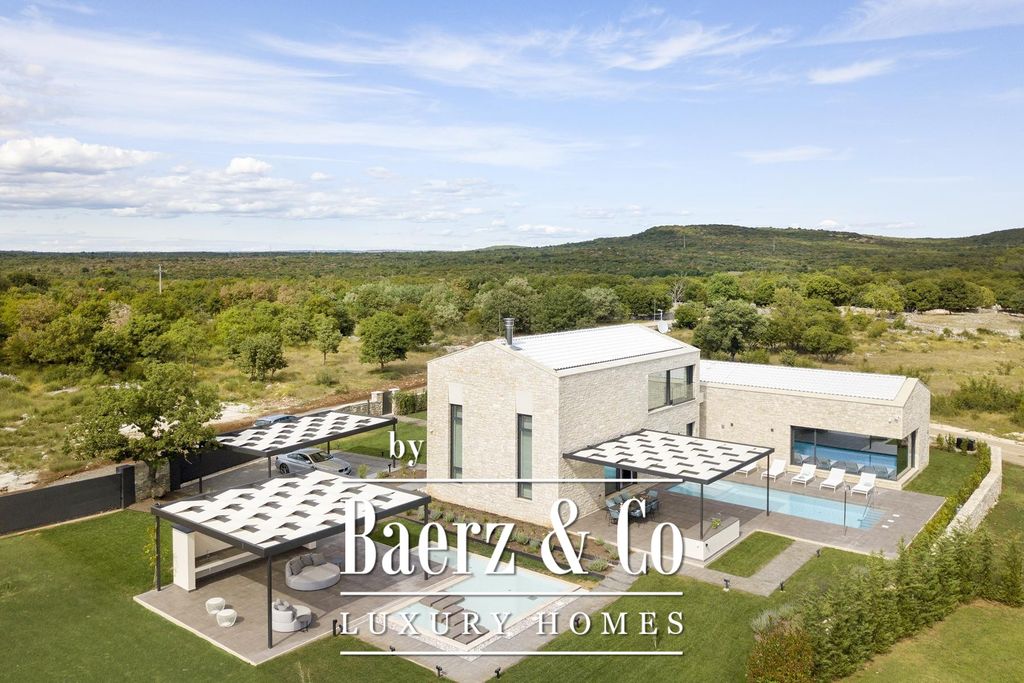 Property photo 2 of 35